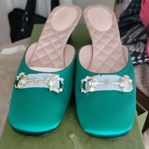 Gucci Elegant Green Satin Women's Mules With Gold Crystal Horsebit Detail